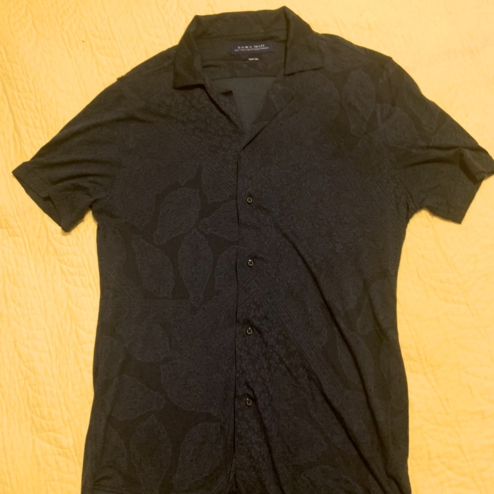 Zara Men’s Knit Shirt